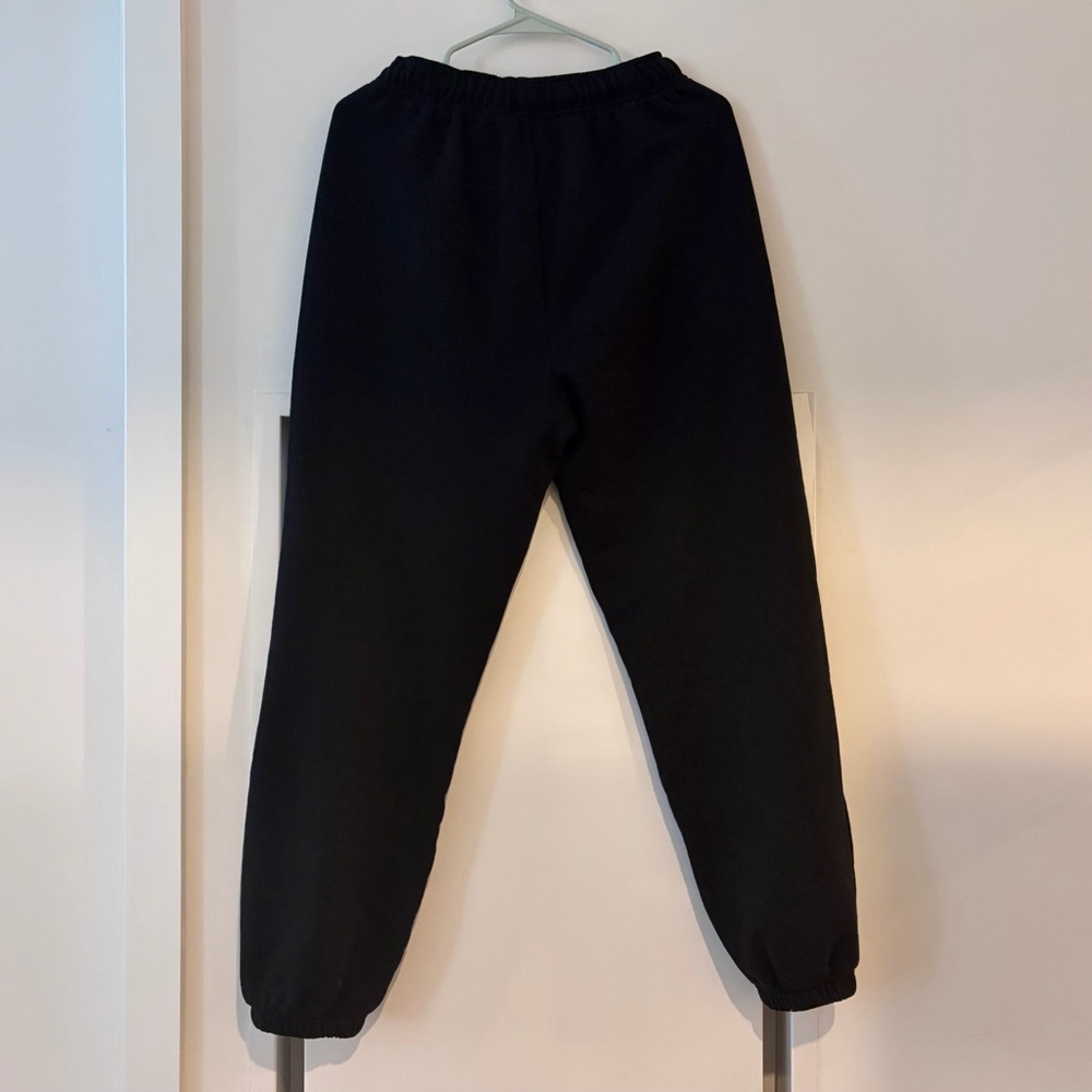 ALO Yoga Black Drawstring Jogger Sweatpants - Picture 3 of 5